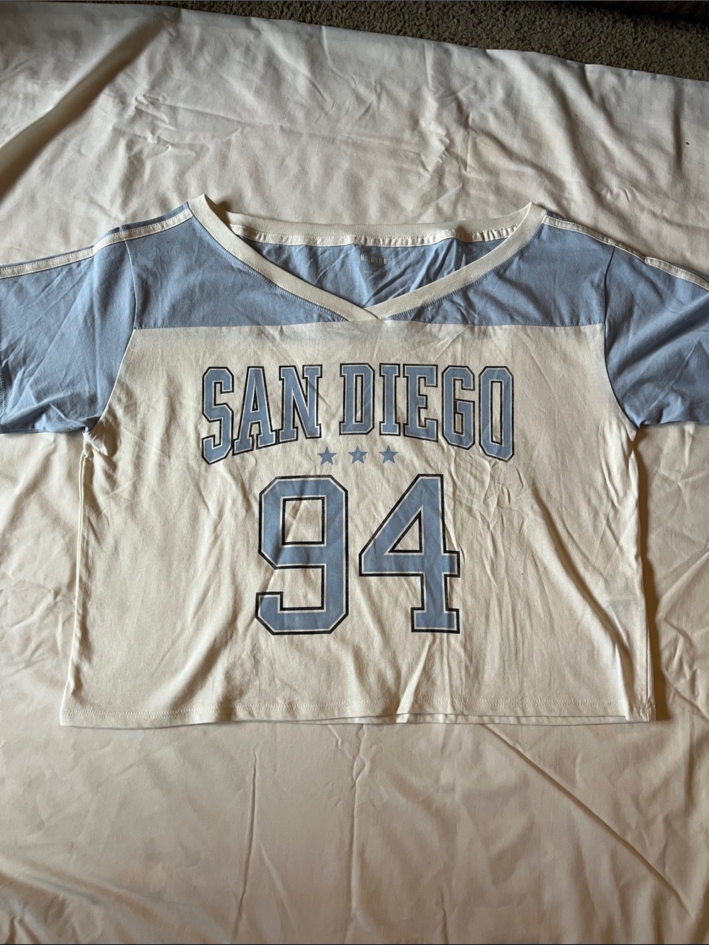 HollisterSan Diego 94 Blue & White V-Neck cropped Top